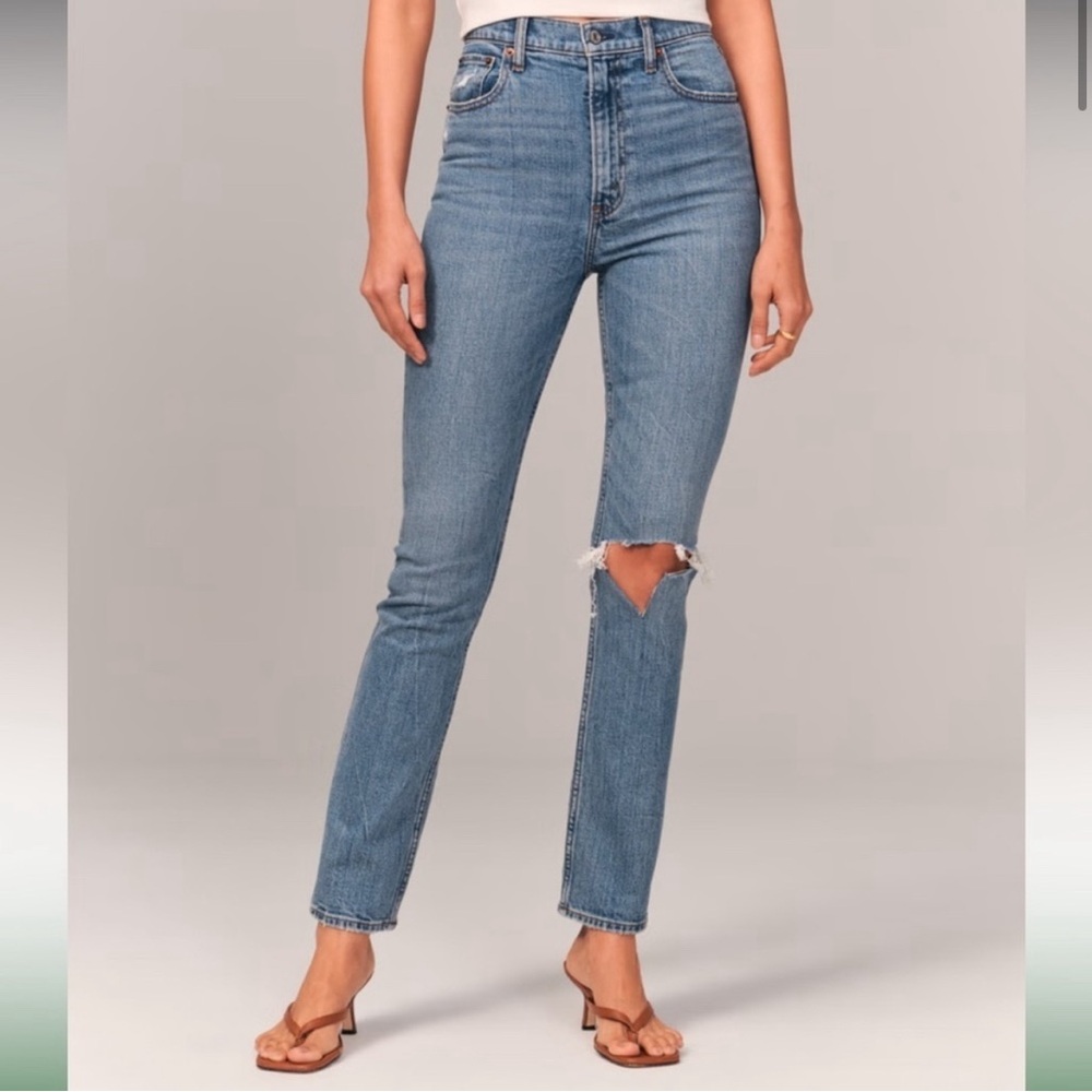 Abercrombie & Fitch Curve Love Ultra High Rise 90s Slim Straight Jean